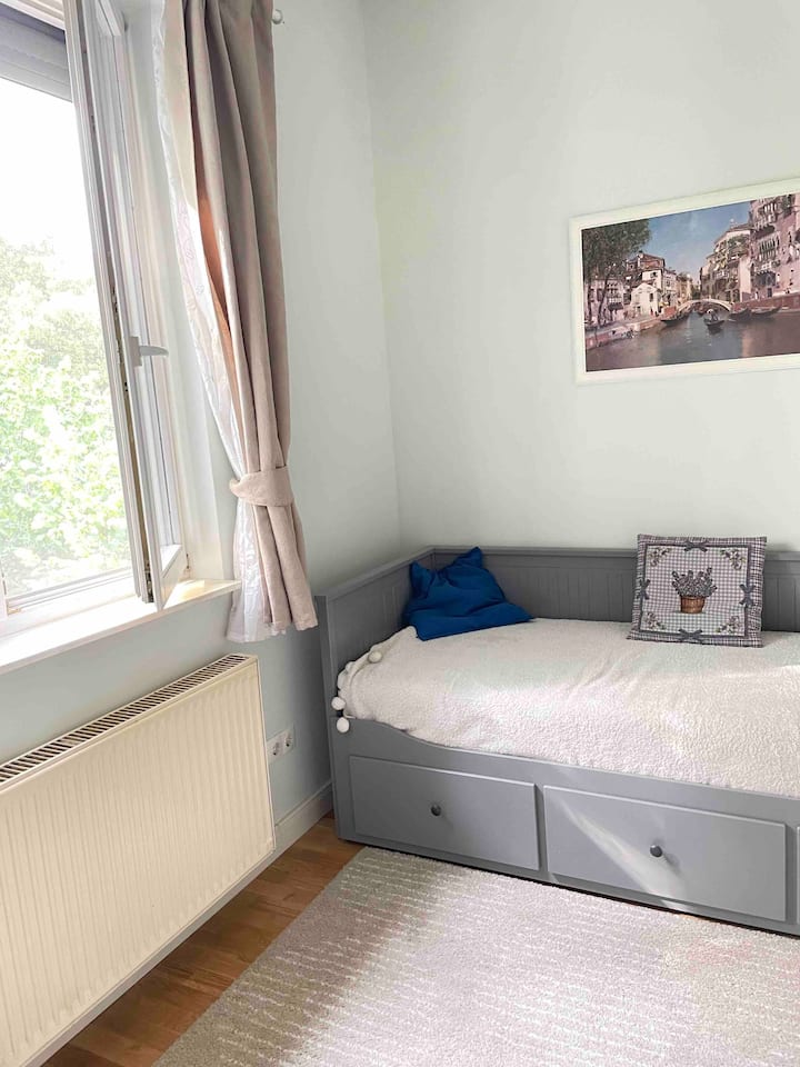 საძინებელი 1