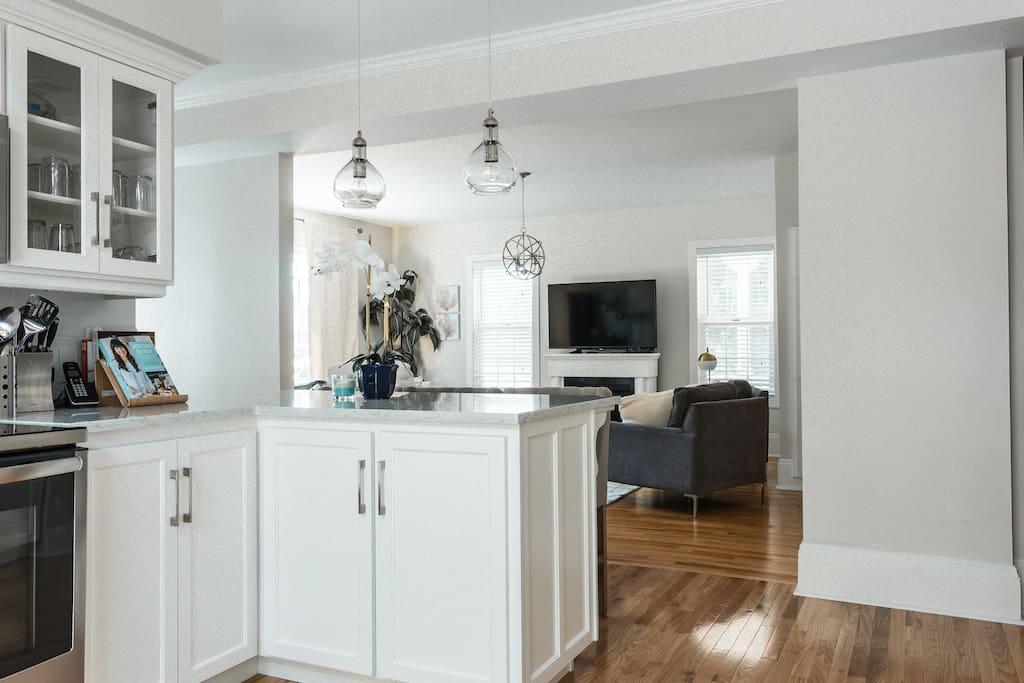 Kitchen Over Looking The Living Roon