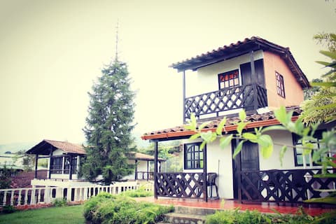 Villa Gloria! Beautiful Farm x 12 Guest with Pool