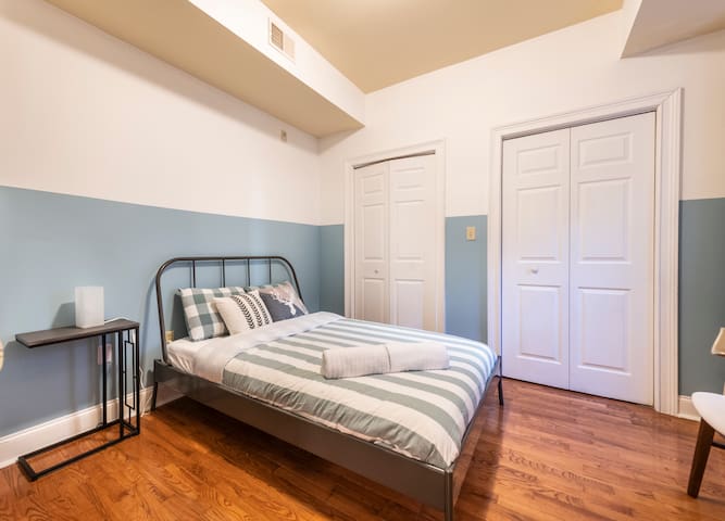 Convention Center Gem Clean& Comfy Room-3