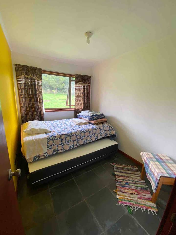 Кревет со гнездо, дел 2