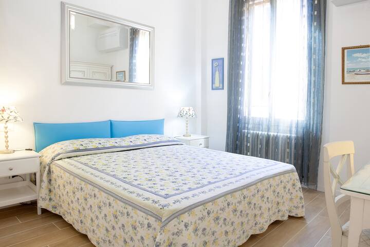 Beautiful, spacious,historic,atmosphere, renovated gallery image 4