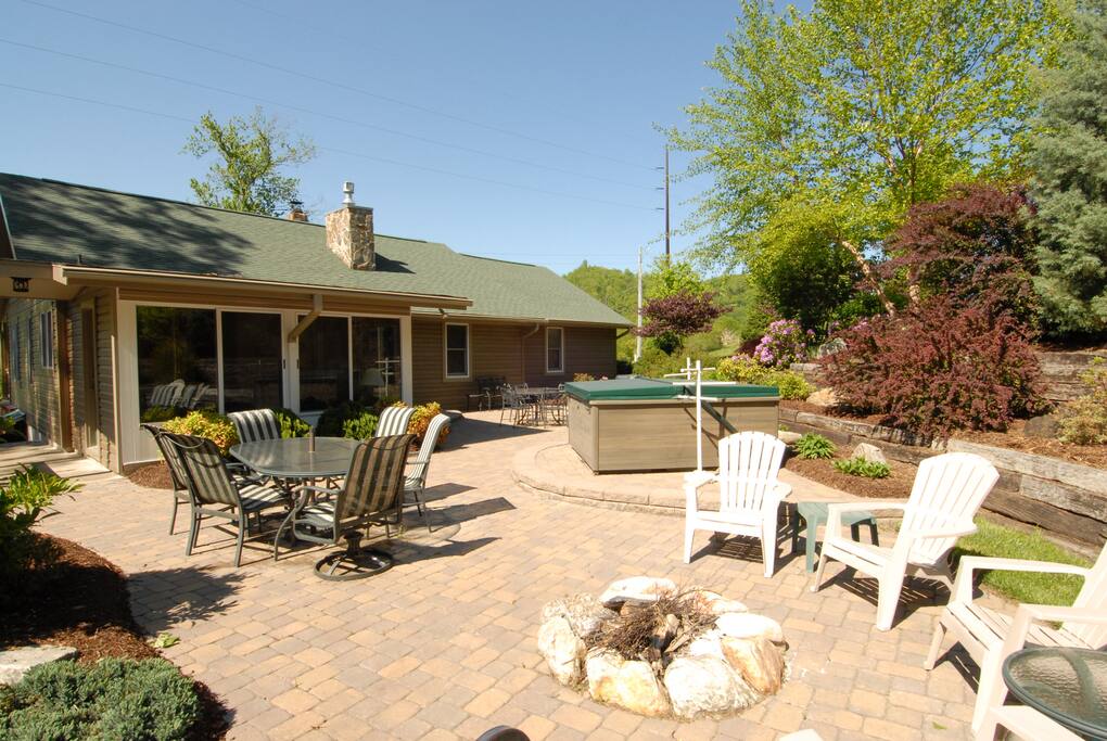 Outside Paver Patio, Hot Tub & Firepit