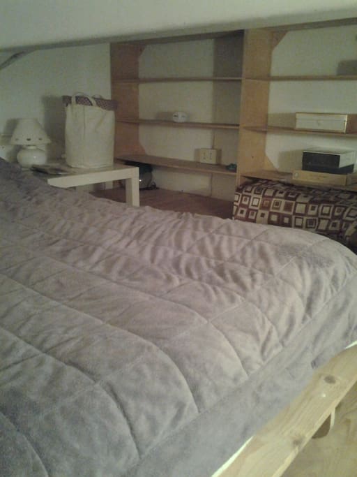 Letto matrimoniale sottotetto