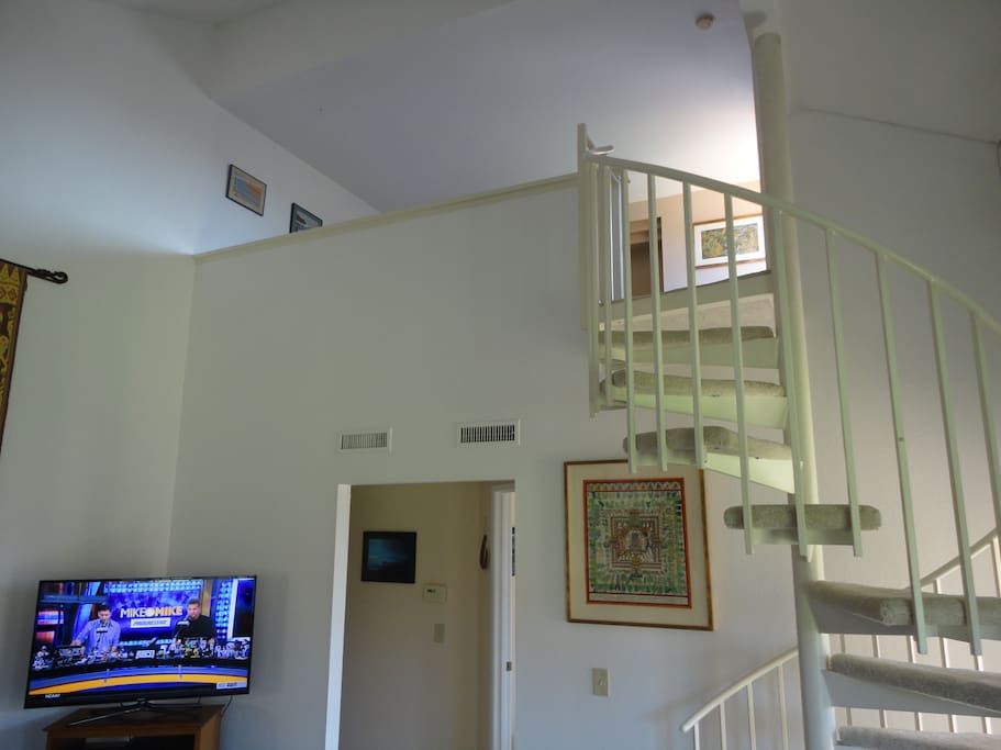 flatscreen, direct tv, upstairs loft/yoga room
