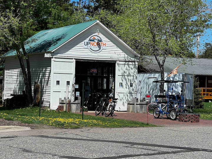 Nisswa Hideaway• Downtown• Perfect for 2 families!