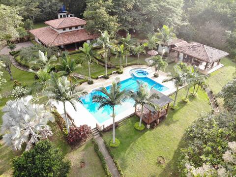 Quinta El Poblado  30 minutes away from Jaco Beach