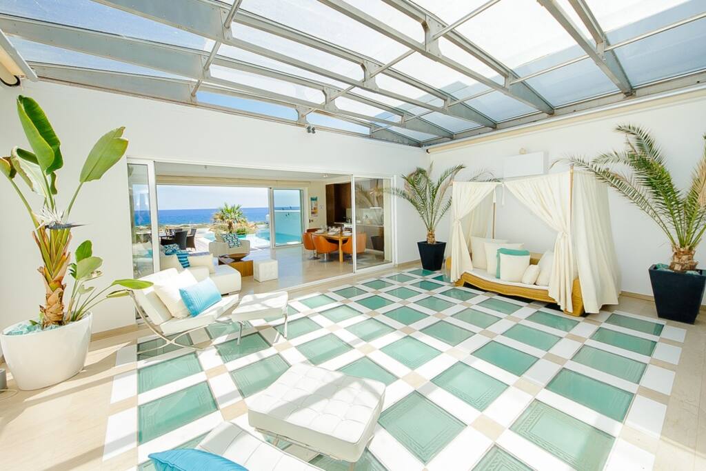Glass Sliding Roof Lounge and Entertainment Room.Entrance