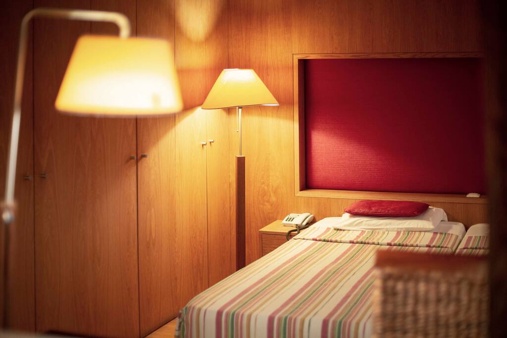 ...with this bedroom...