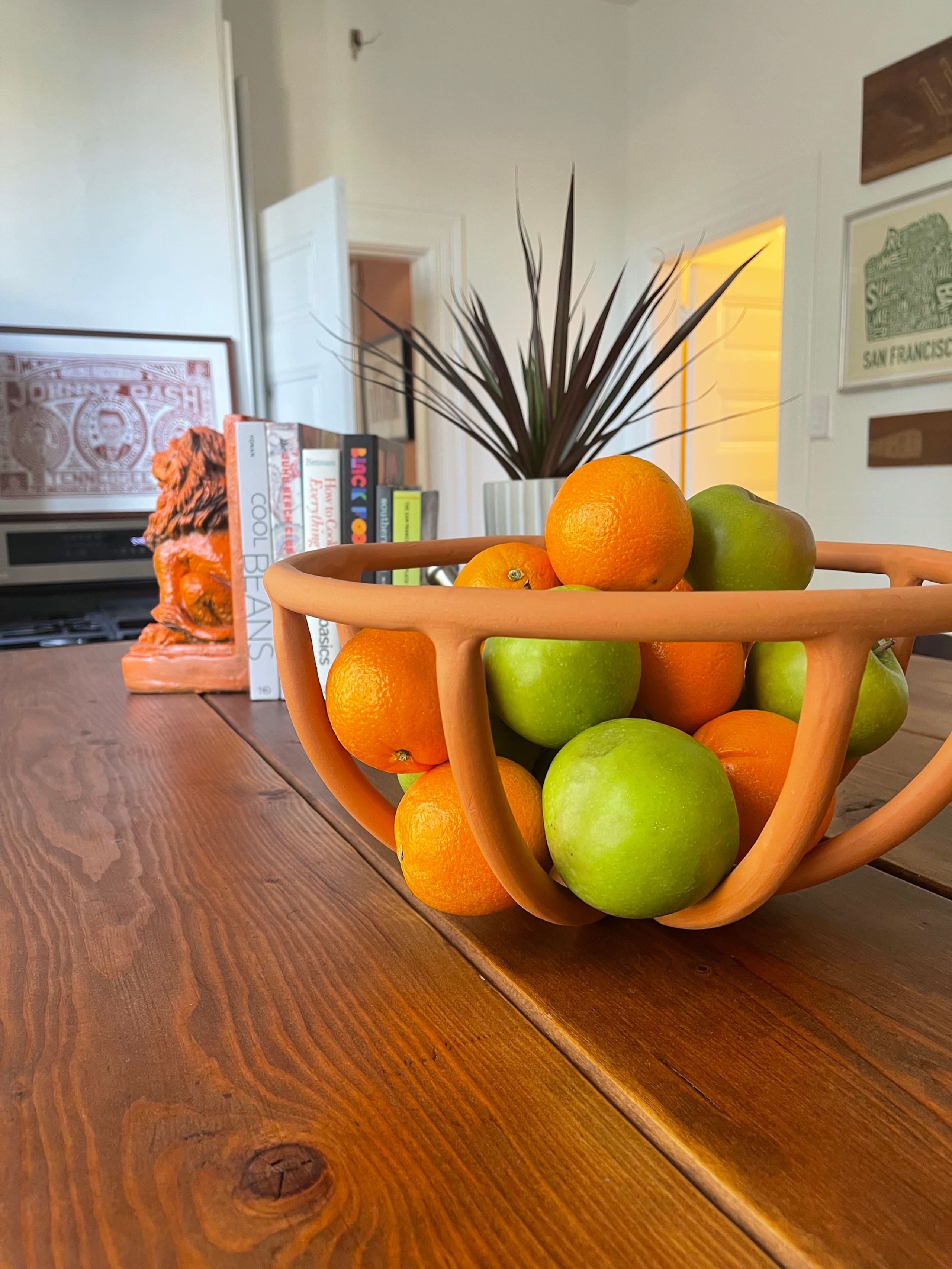 Home in San Francisco · ★4.94 · 3 bedrooms · 3 beds · 1 bath - Image 9