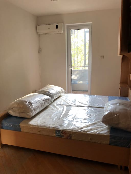 Schlaffzimmer mit doppelbett 180*200