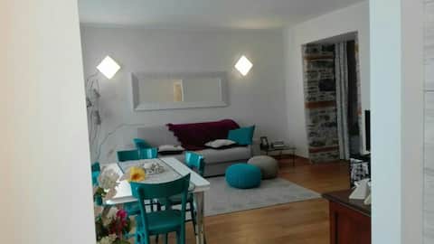 Successful Airbnb property: Sunny apartment near the sea and Piazza Unità in Friuli Venezia Giulia