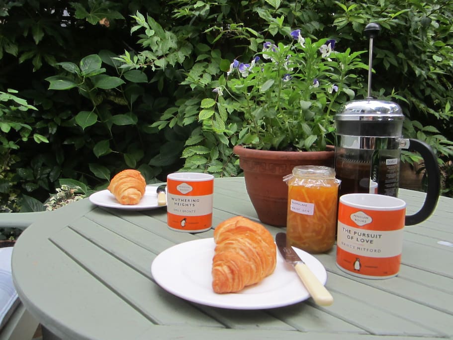 Breakfast in the garden