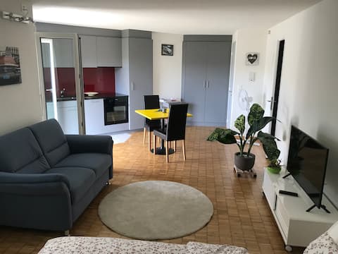 Schöne neue 1,5 Zimmerwohnung mit Gartensitzplatz