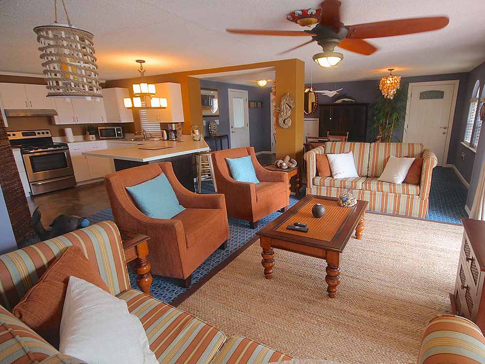 Obývacia izba s dvoma rozkladacími pohovkami