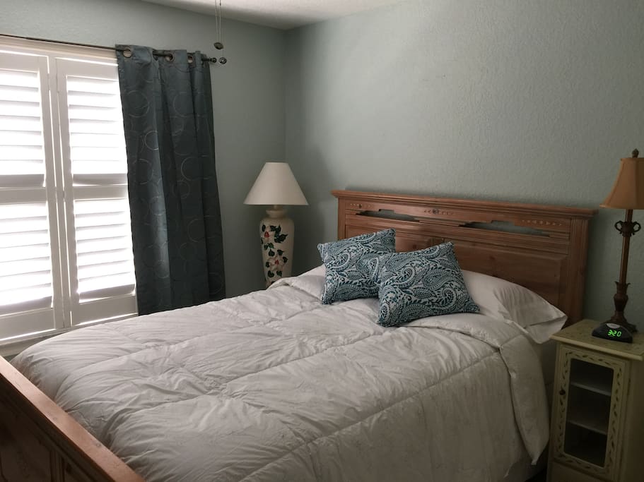 Queen size bed