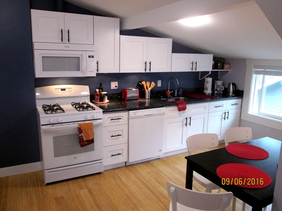 Sparkle kitchen with new appliances