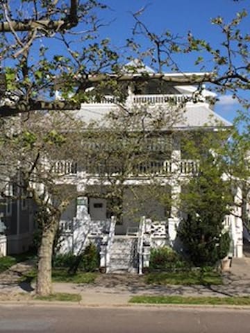 1134-2 Wesley Ave., Ocean City, NJ Pawling Apts.