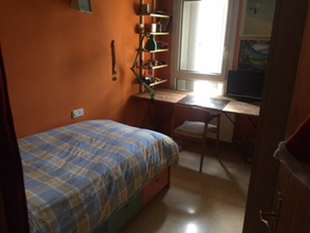 Se alquila habitación individual