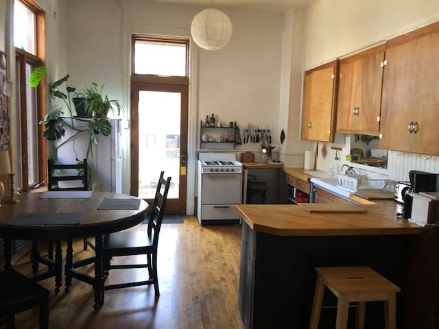 Charming Plateau Home “Fleur du Lits” gallery image 2