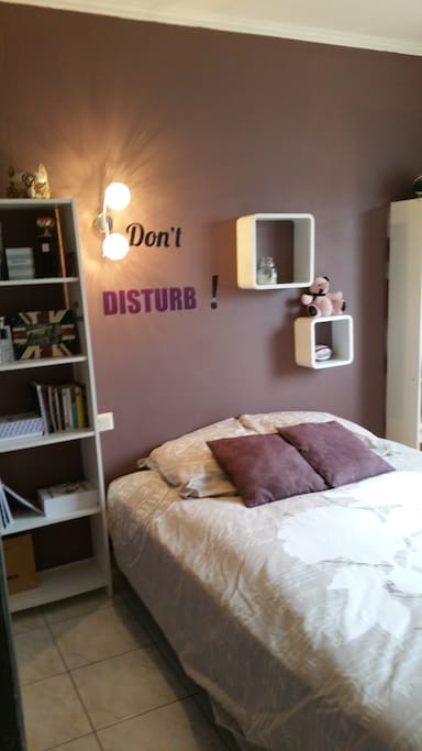 chambre confortable literie neuve