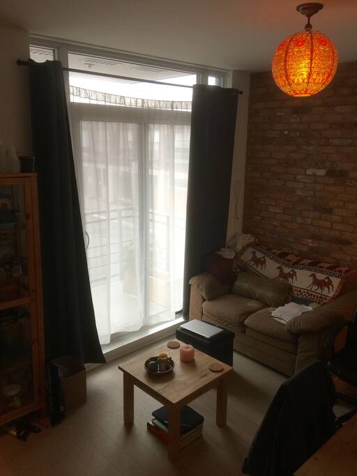 Plenty of west facing light and heavy curtains.