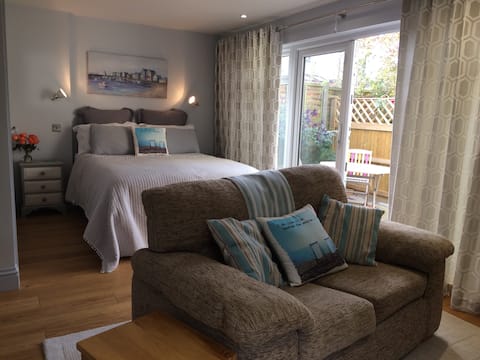 Top Airbnb: Pebble Meadow Retreat in Ringwould With Kingsdown