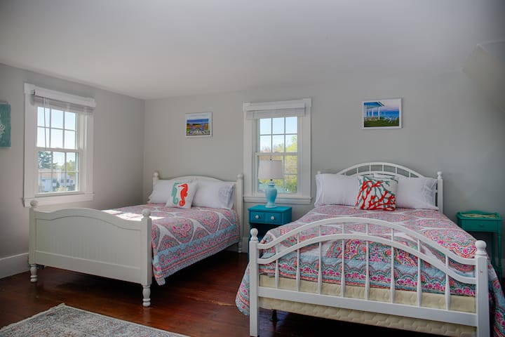 Საძინებელი 2, მე-2 სართული, 2 ორადგილიანი საწოლი