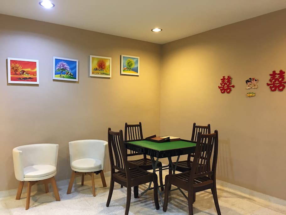 Mahjong table available.