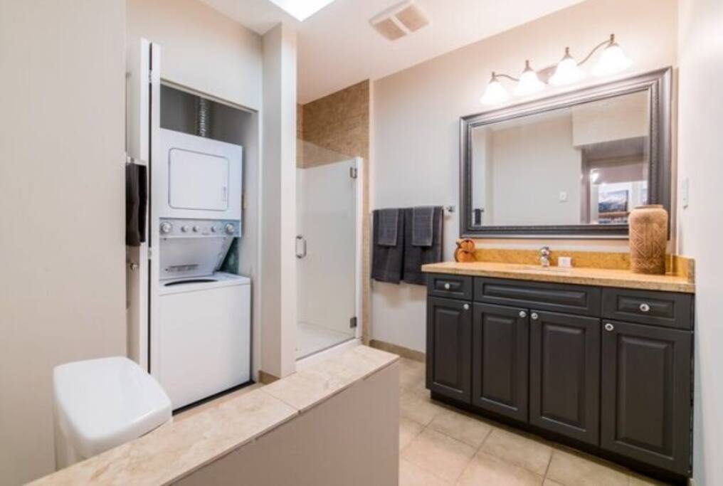 bathroom w/ insuite laundry