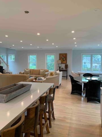 Ottawa Bonnet Shores Narragansett Immaculate! gallery image 3