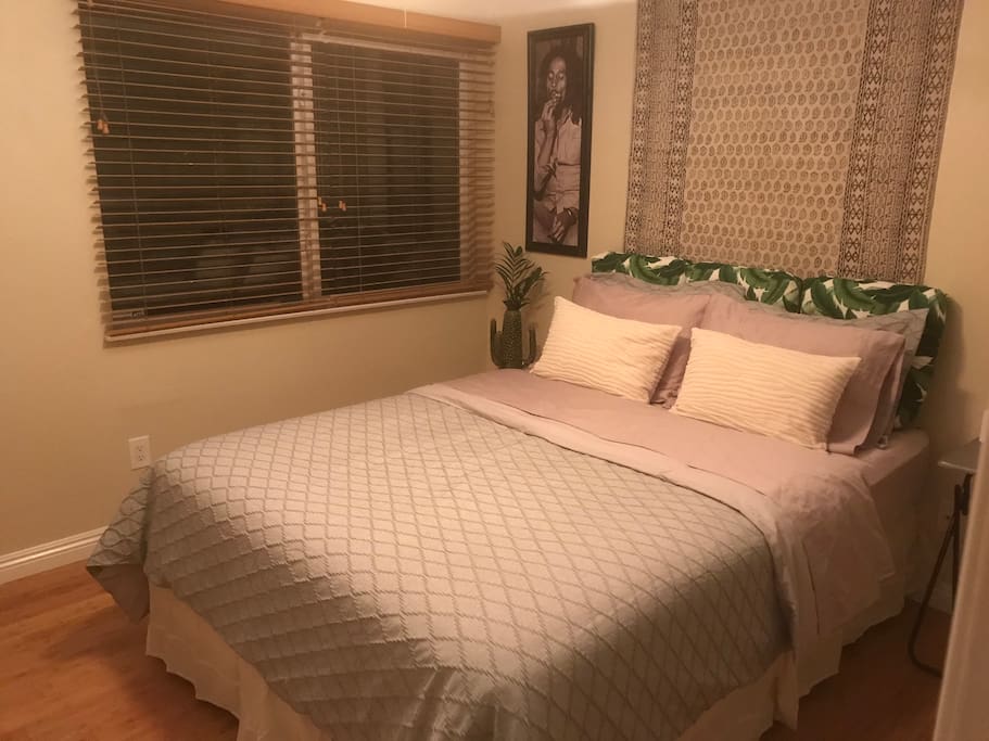 Queen size bed,