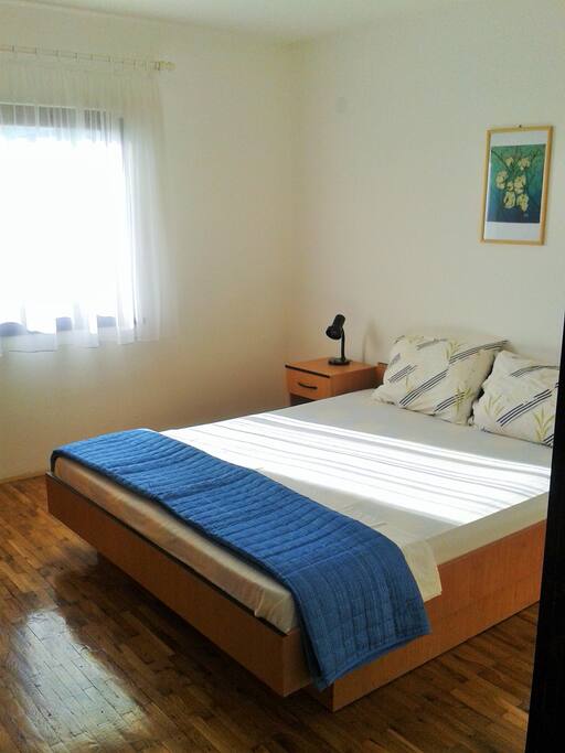 Comfortable Queen size Bed