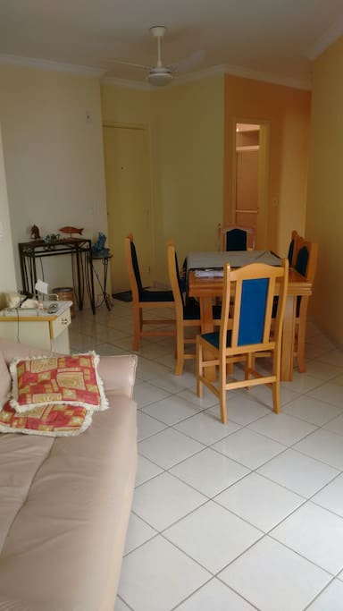sala de jantar, mesa com 6 lugares