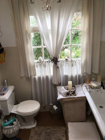 Dairy Cottage on Historic Farm gallery image 5