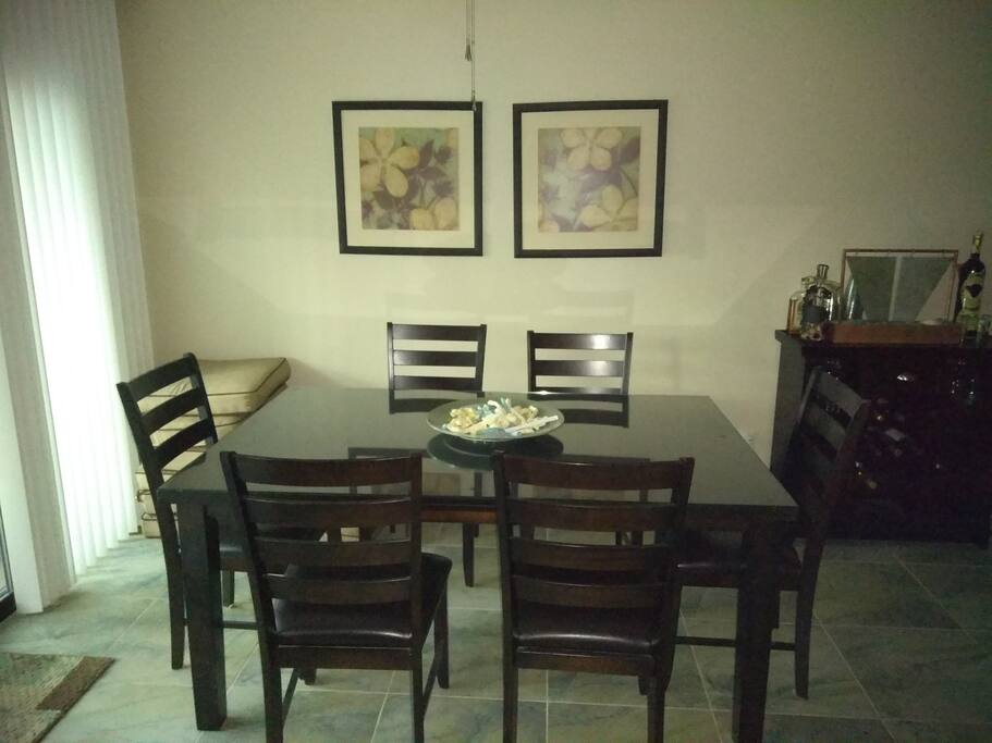 indoor dinning area accommodates 6