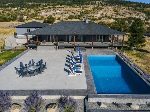 Paradise! Private heated pool home with a view!