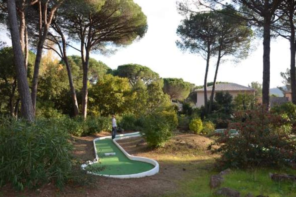minigolf sous les pins