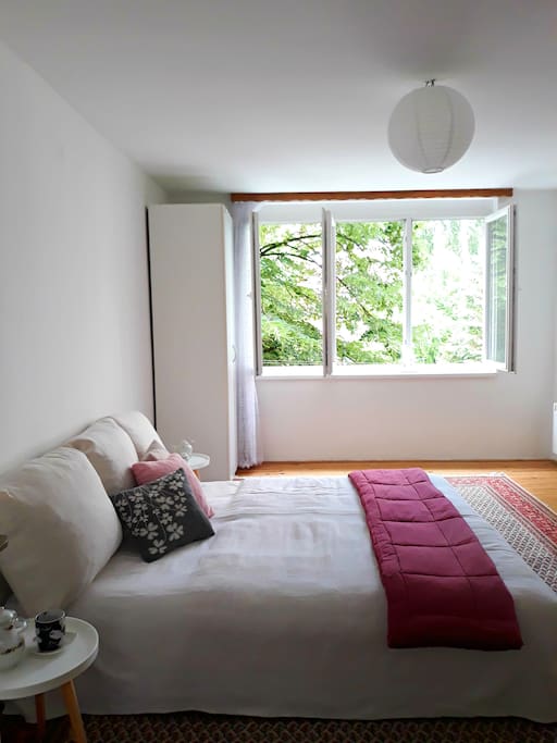 Two single beds (each 90x200) joined together to form one king size bed.