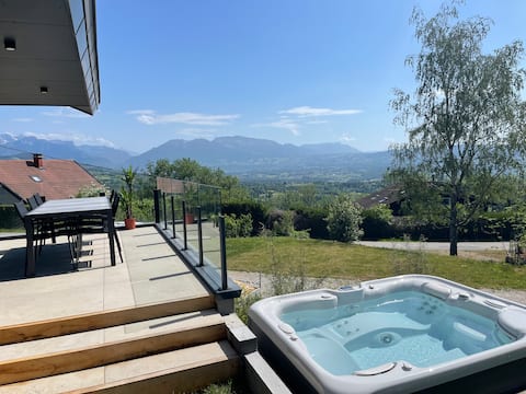 Chalet, jacuzzi & sauna - Between lakes & mountains