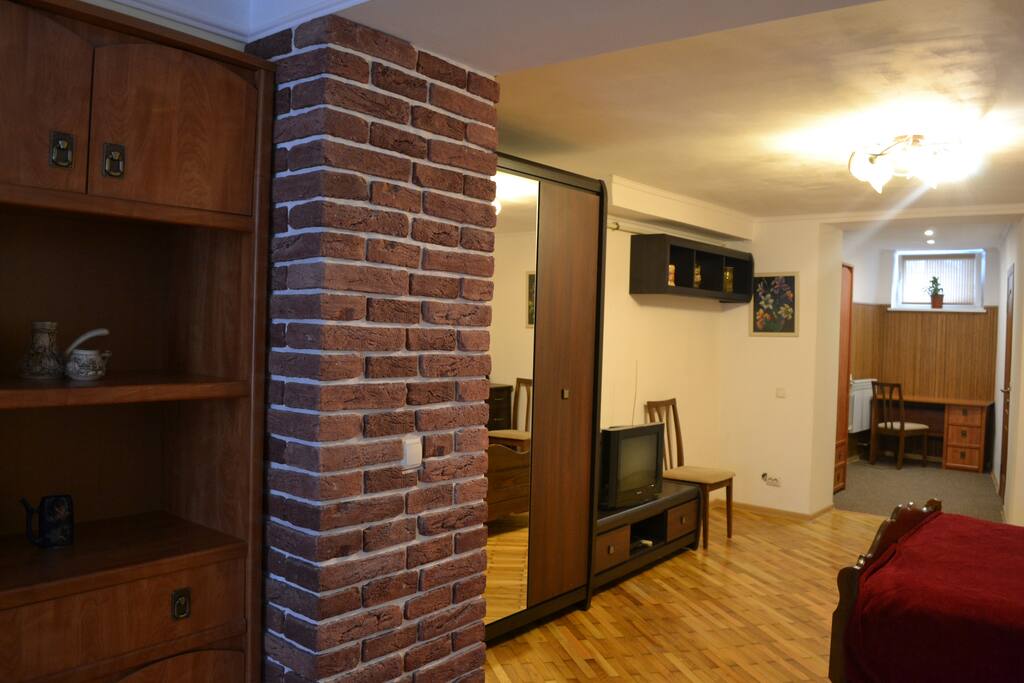 Between fireplace room and bedroom