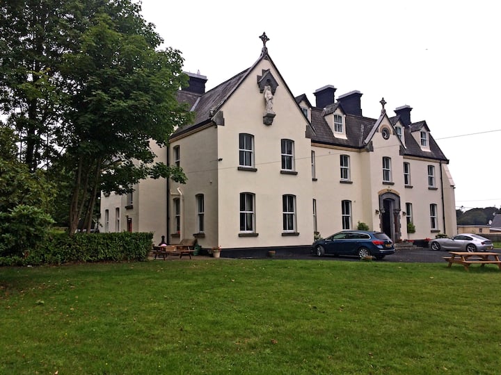 Bark Hill House Houses for Rent in Woodford, County Galway, Ireland