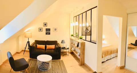 Popular Airbnb listing: Charming apartment on the harbor of Deauville in Deauville