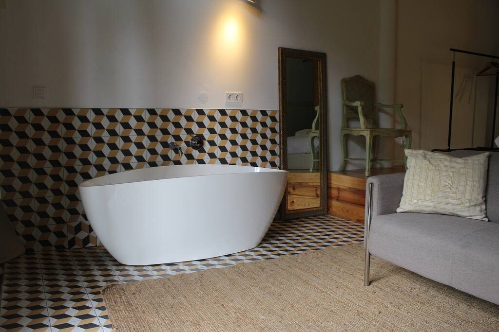 Banheira no quarto/Bath in the bedroom