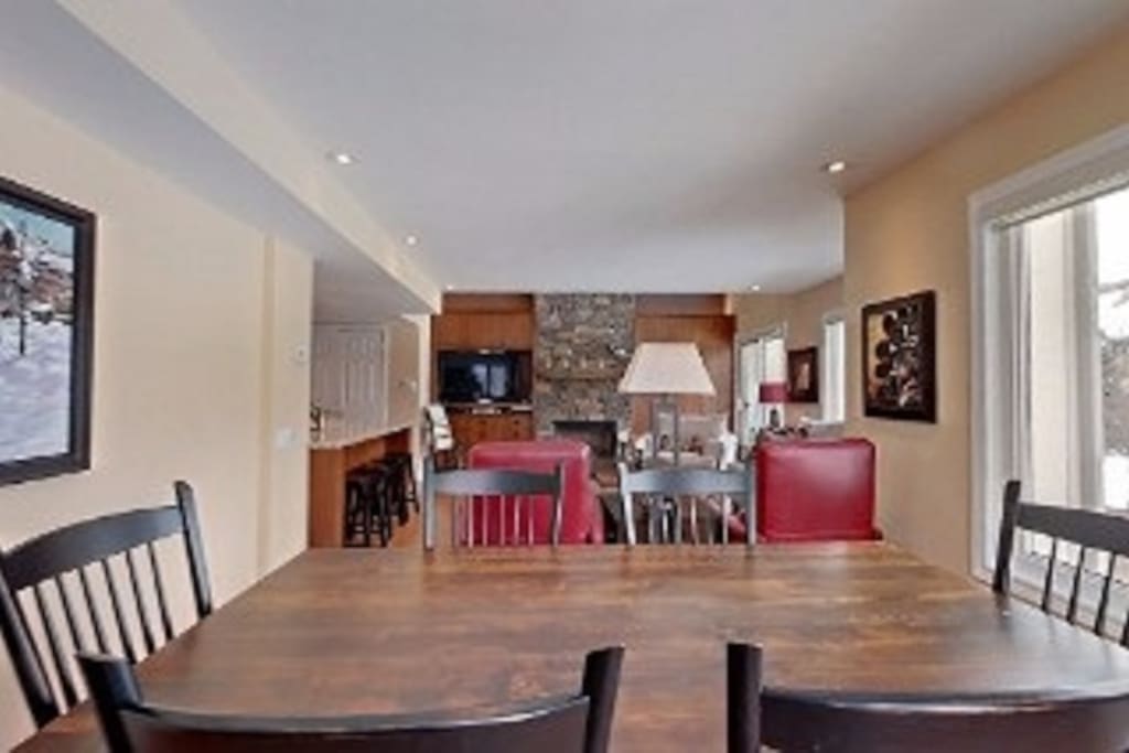 Dining area for 6 people , large and spacious