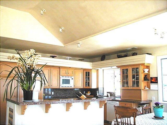 Spectacular OV Family Home gallery image 2