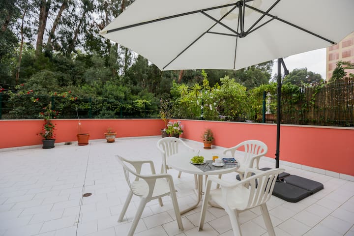 LIKE-HOME-T4 Apt-Bright Benfica, terrace