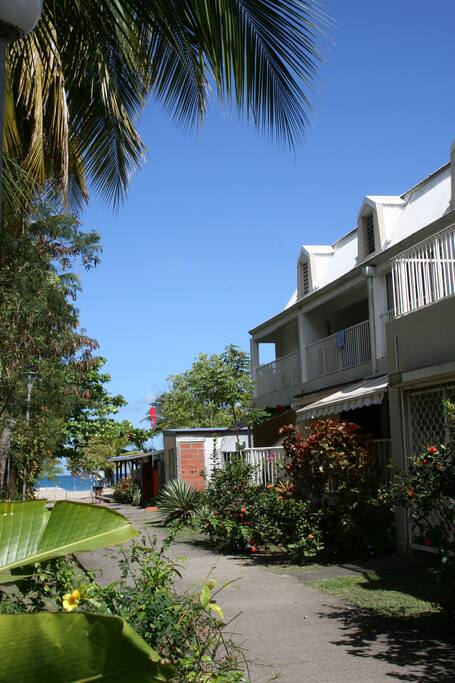 Allée de la plage à l'appartement en rez-de-chaussée