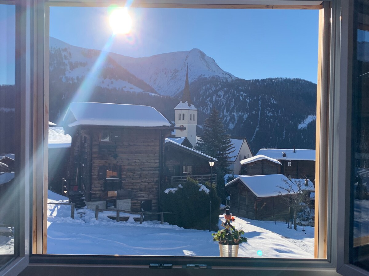 Successful Airbnb property: New duplex apartment with top kitchen in Bellwald