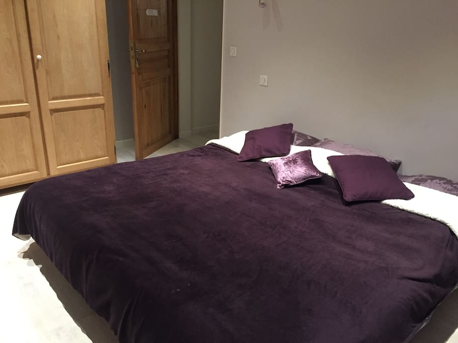 Main Bedroom - large double or twin